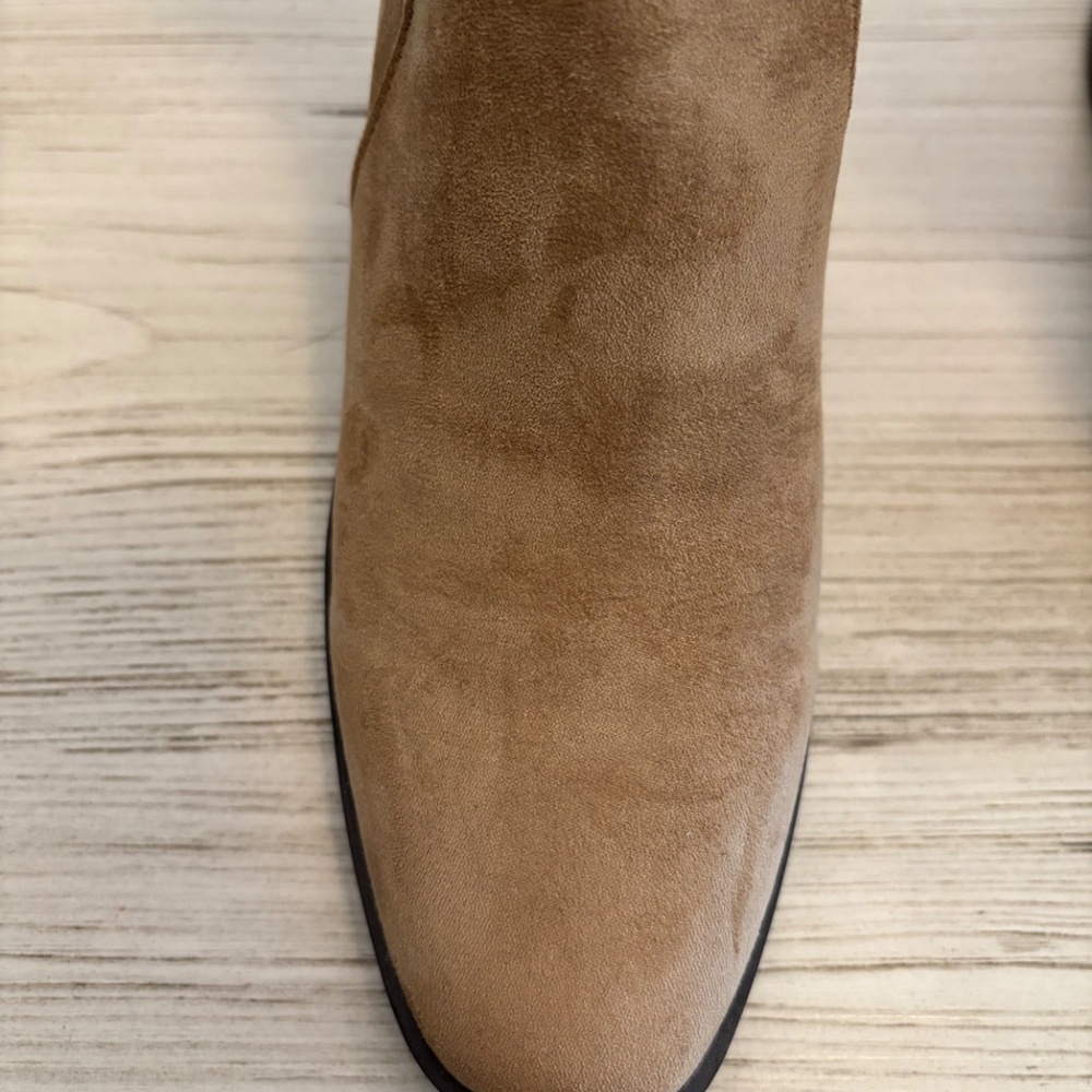 Boots - Picture 5 of 7